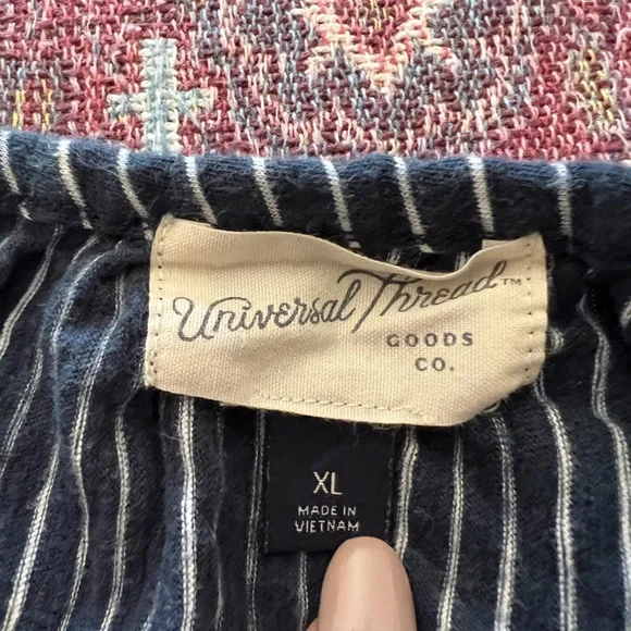 Universal Thread Tank - Picture 4 of 4